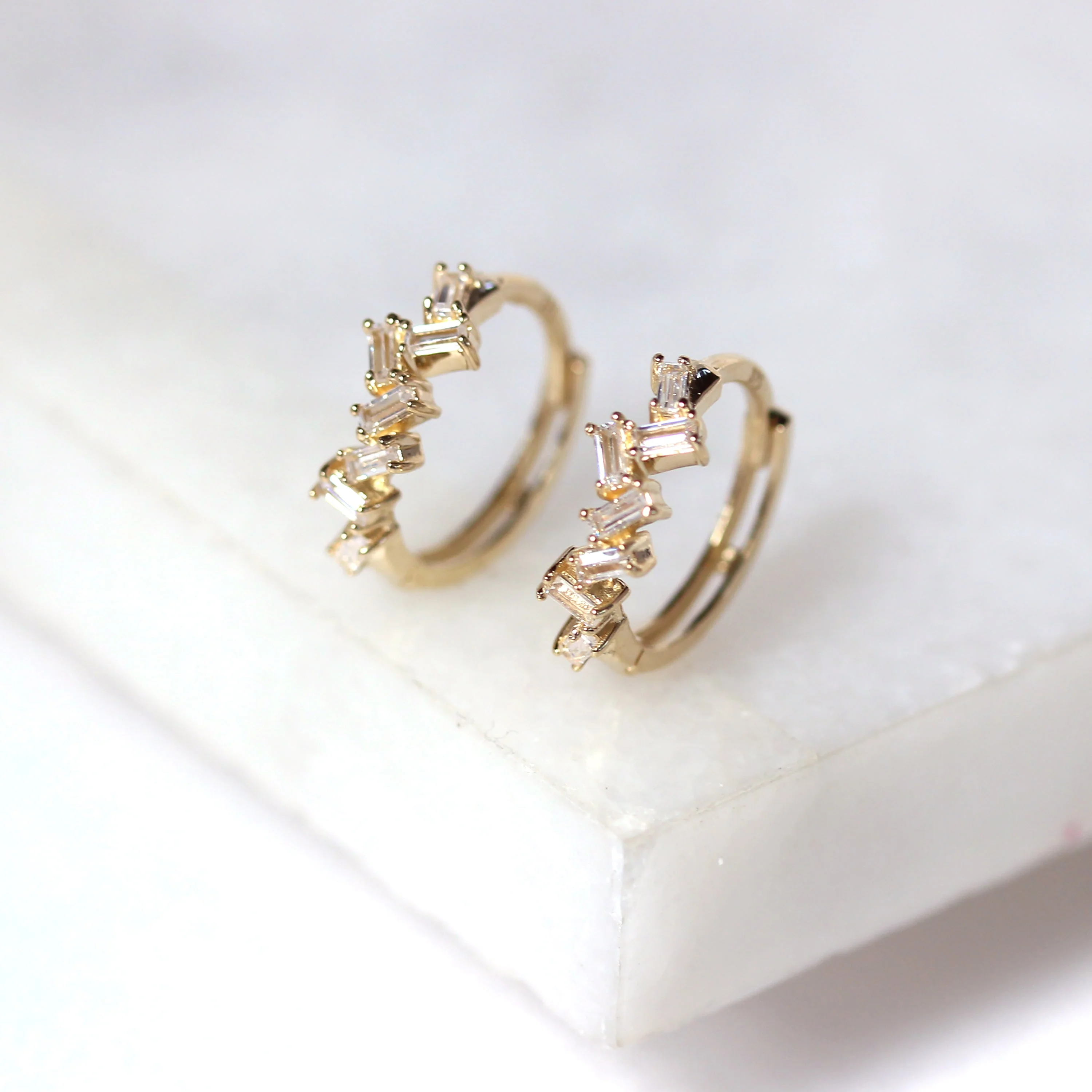 9ct Gold Baguette Claw Set CZ 12mm Huggie Hoop Earrings - Image 4