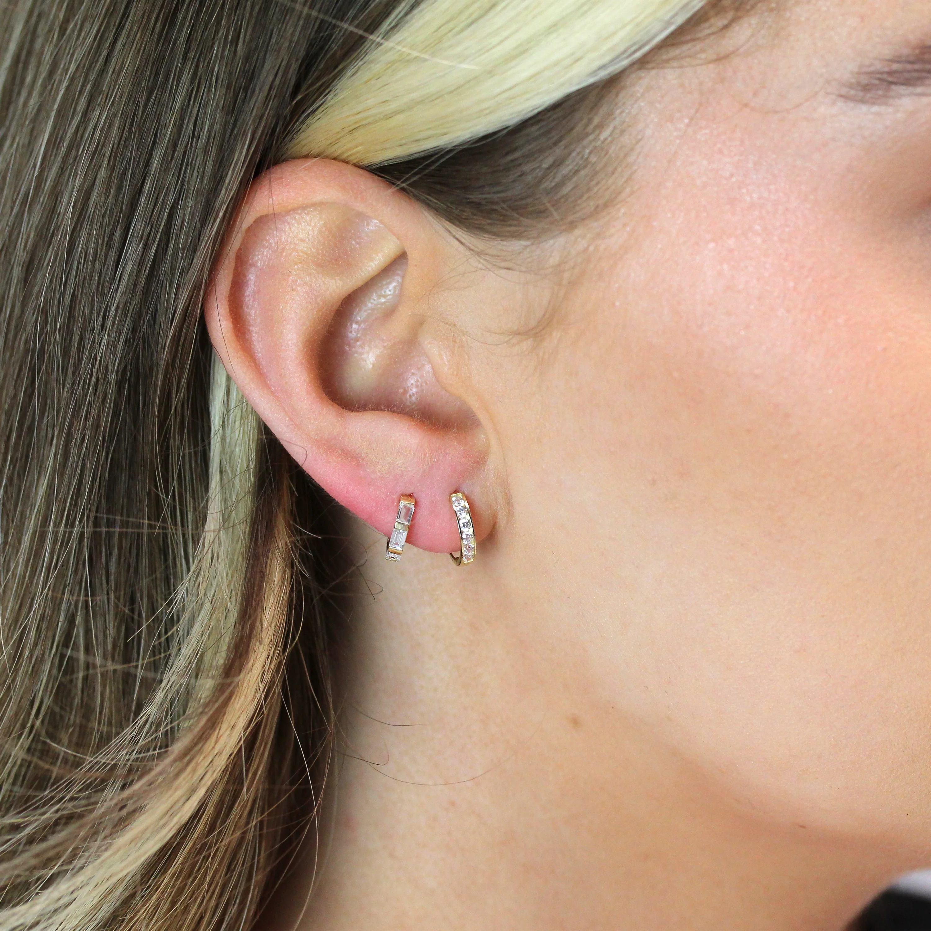 9ct Gold Baguette Set CZ 10mm Huggie Hoop Earrings - Image 3