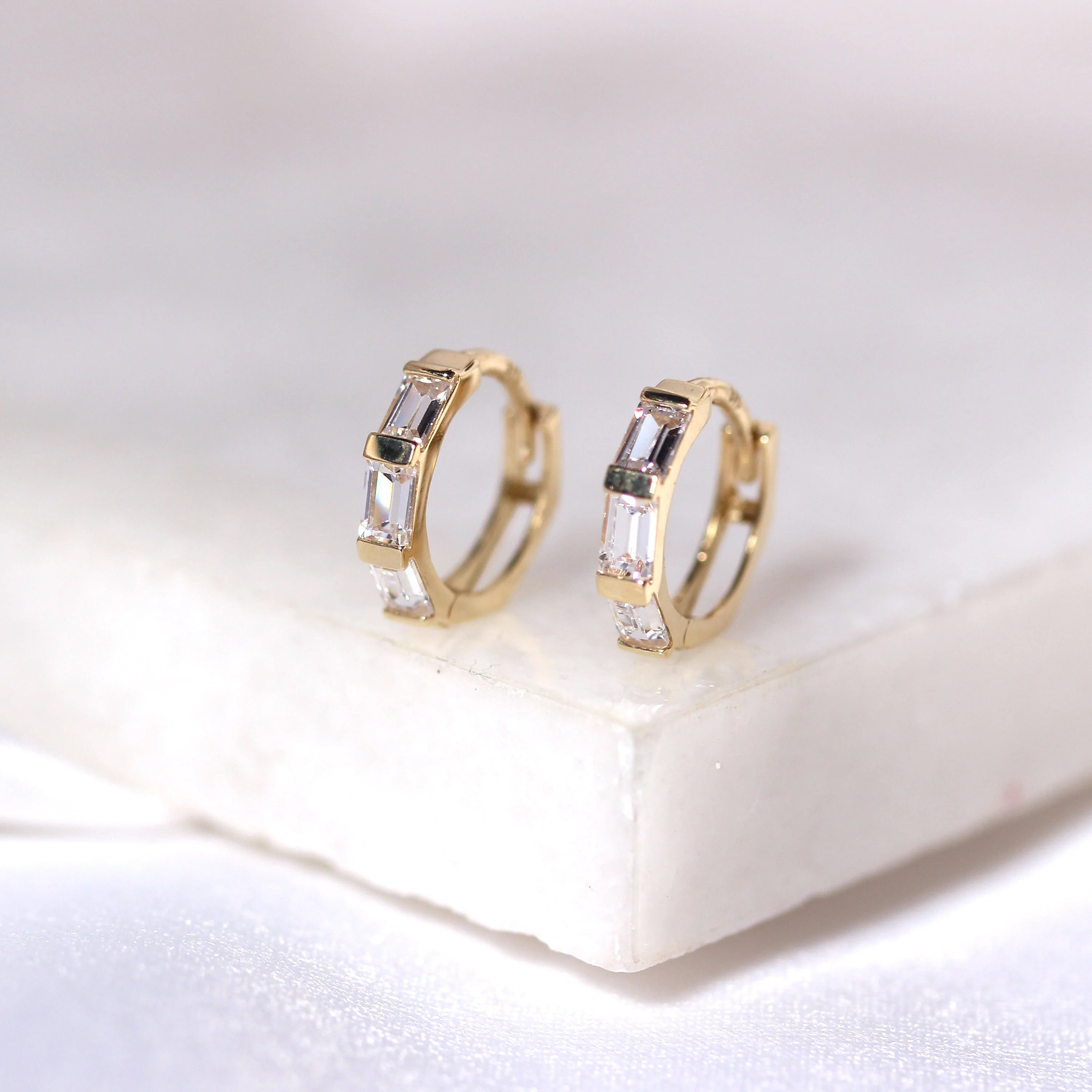 9ct Gold Baguette Set CZ 10mm Huggie Hoop Earrings - Image 4