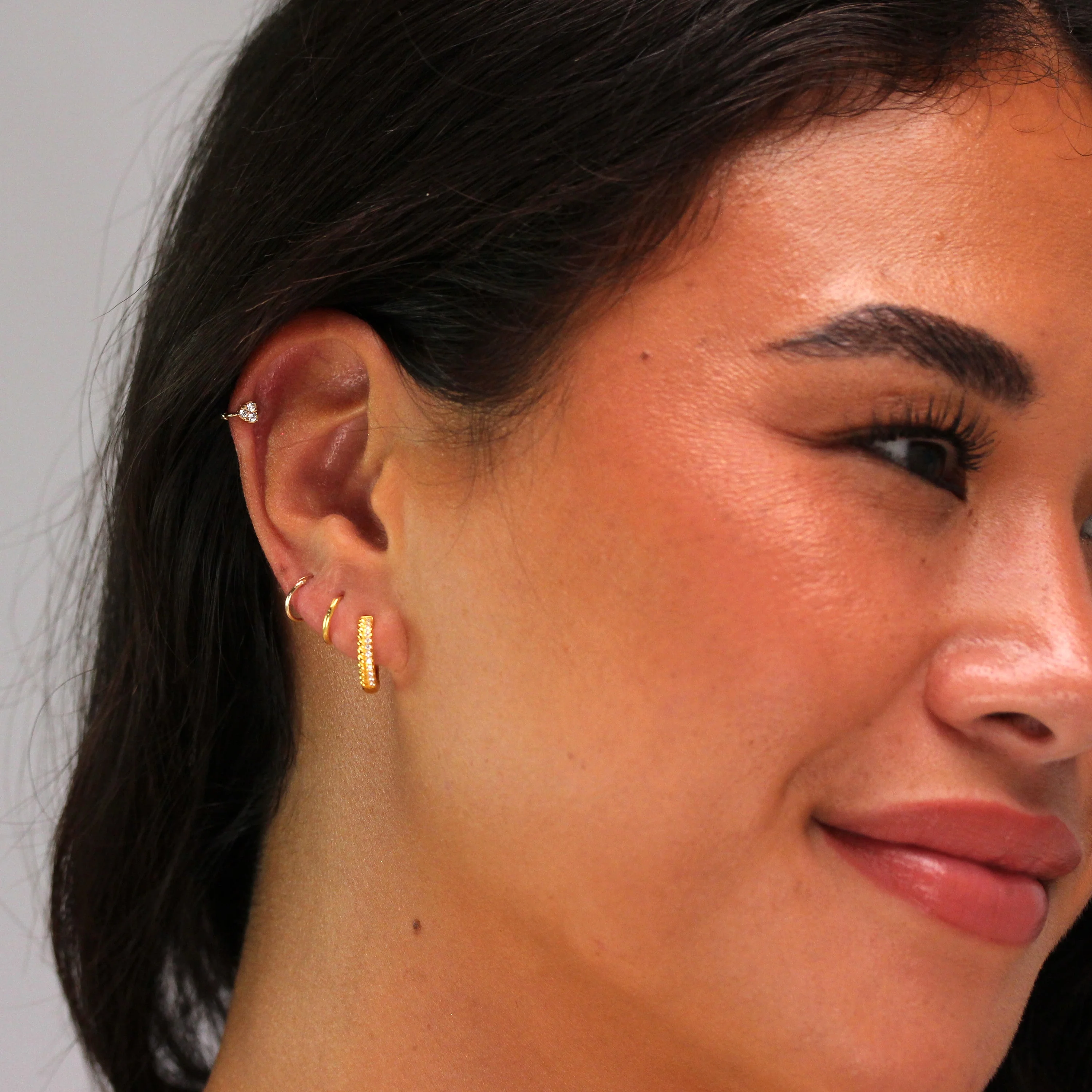 9ct Gold Tiny CZ Heart 7mm Helix Hoop 26Ga Piercing - Image 3