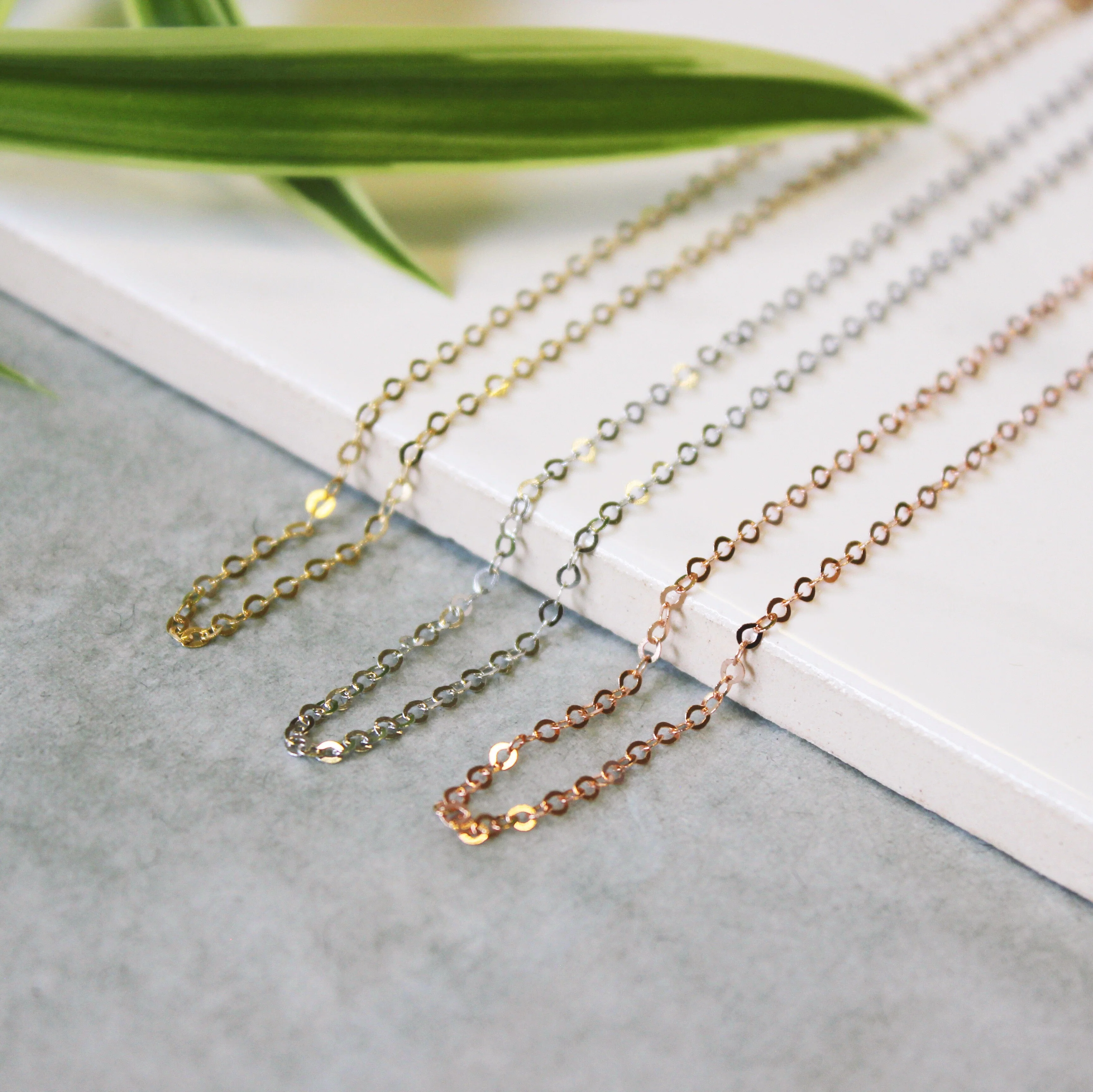 9ct White Gold Hammered Trace Anklet 9.5 Inches - Image 3